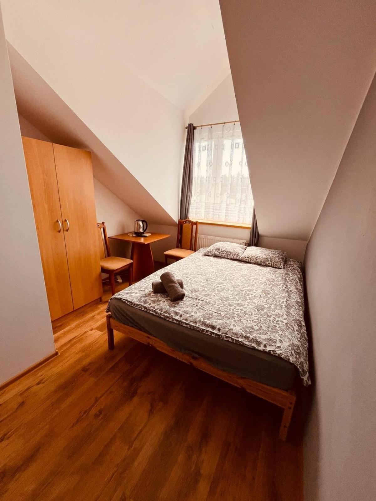 Delfin Wynajem Pokoi Homestay *
